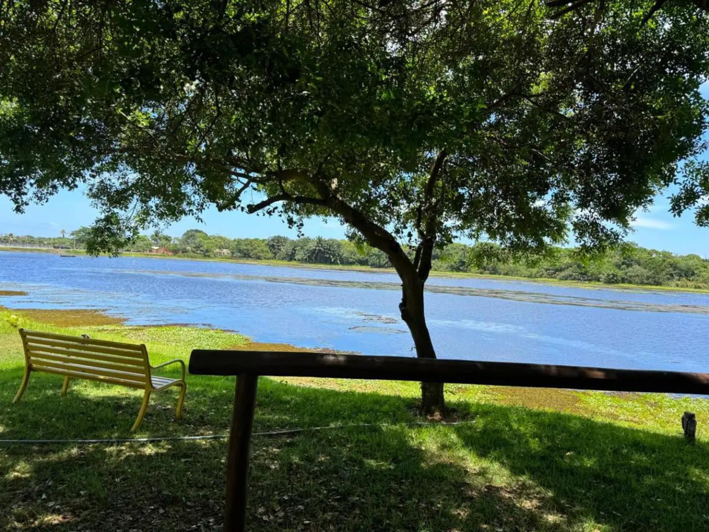 Paraiso Aguas - 2 Quartos Com Ar E Tv Em Todos Os Comodos - Incluso Roupa De Cama E Banho - Filtro De Agua Gelada E Maquina De Lavar Dentro Do - Total Conforto Vc E Sua Familia - Cond A Beira Da Lagoa E Perto Da Guarajuba