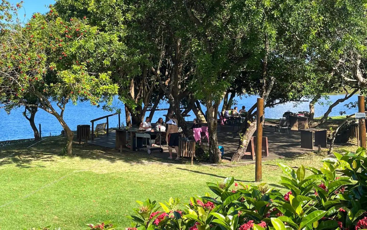 Paraiso Aguas - 2 Quartos Com Ar E Tv Em Todos Os Comodos - Incluso Roupa De Cama E Banho - Filtro De Agua Gelada E Maquina De Lavar Dentro Do - Total Conforto Vc E Sua Familia - Cond A Beira Da Lagoa E Perto Da Apartment *