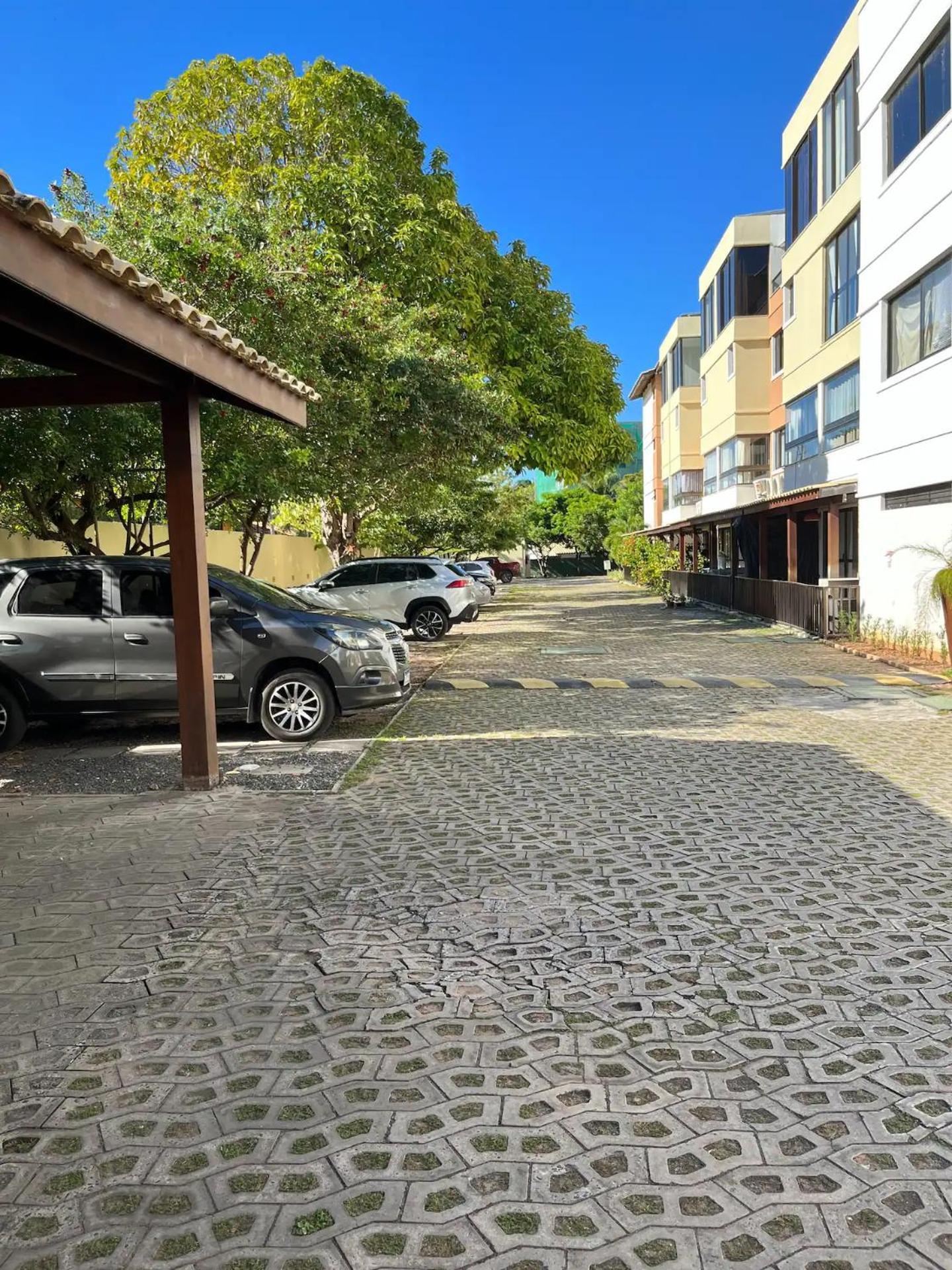 Paraiso Aguas - 2 Quartos Com Ar E Tv Em Todos Os Comodos - Incluso Roupa De Cama E Banho - Filtro De Agua Gelada E Maquina De Lavar Dentro Do - Total Conforto Vc E Sua Familia - Cond A Beira Da Lagoa E Perto Da Guarajuba