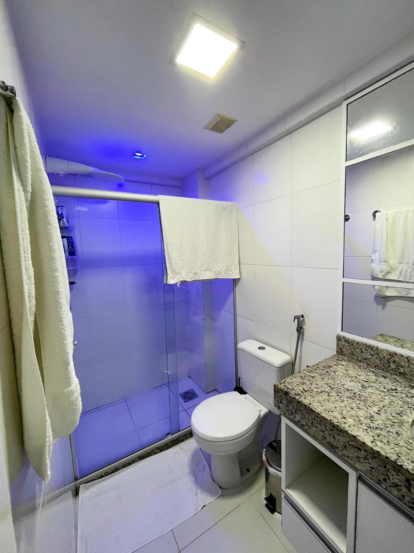 Paraiso Aguas - 2 Quartos Com Ar E Tv Em Todos Os Comodos - Incluso Roupa De Cama E Banho - Filtro De Agua Gelada E Maquina De Lavar Dentro Do - Total Conforto Vc E Sua Familia - Cond A Beira Da Lagoa E Perto Da Guarajuba