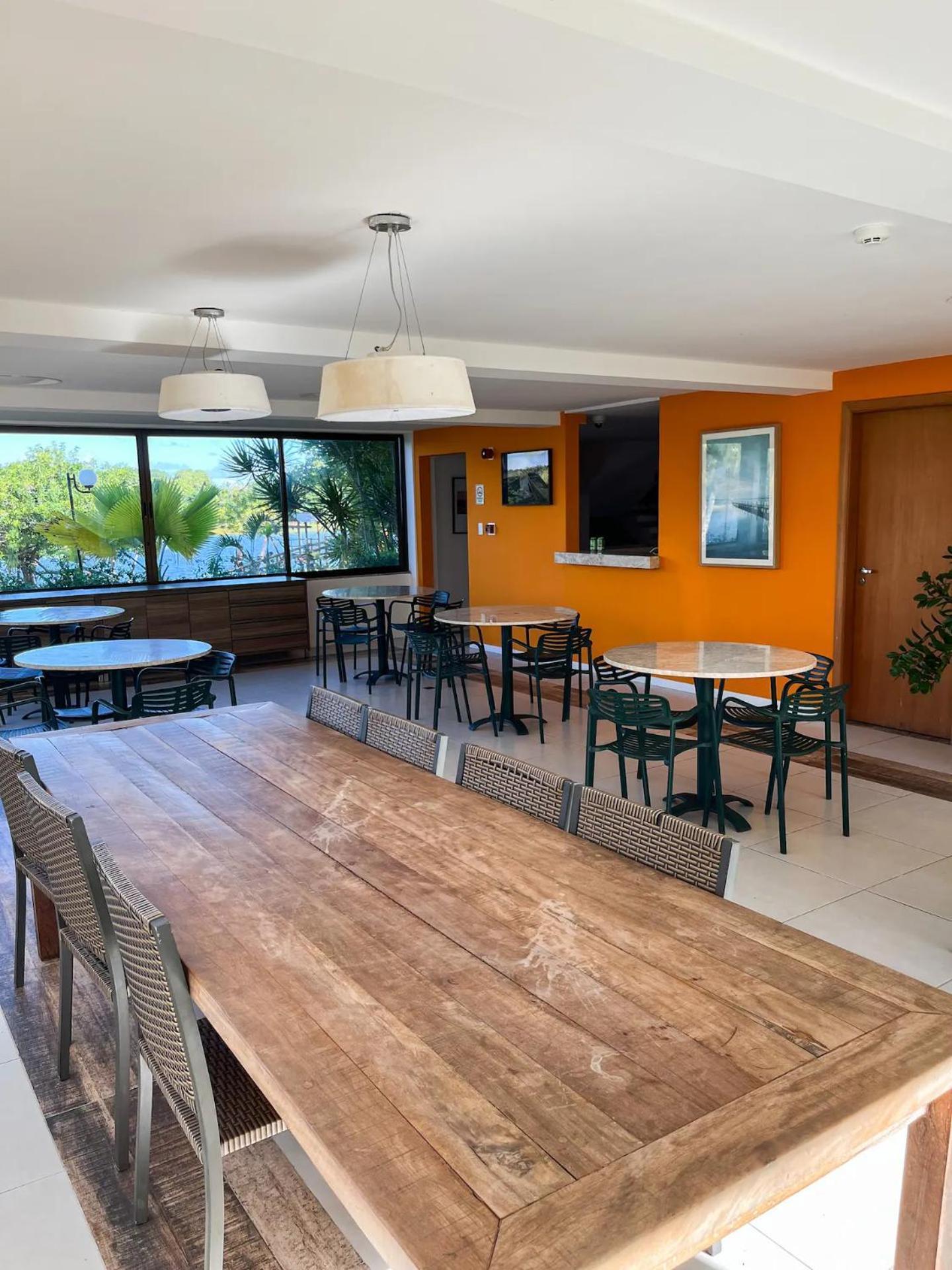 Paraiso Aguas - 2 Quartos Com Ar E Tv Em Todos Os Comodos - Incluso Roupa De Cama E Banho - Filtro De Agua Gelada E Maquina De Lavar Dentro Do - Total Conforto Vc E Sua Familia - Cond A Beira Da Lagoa E Perto Da Guarajuba