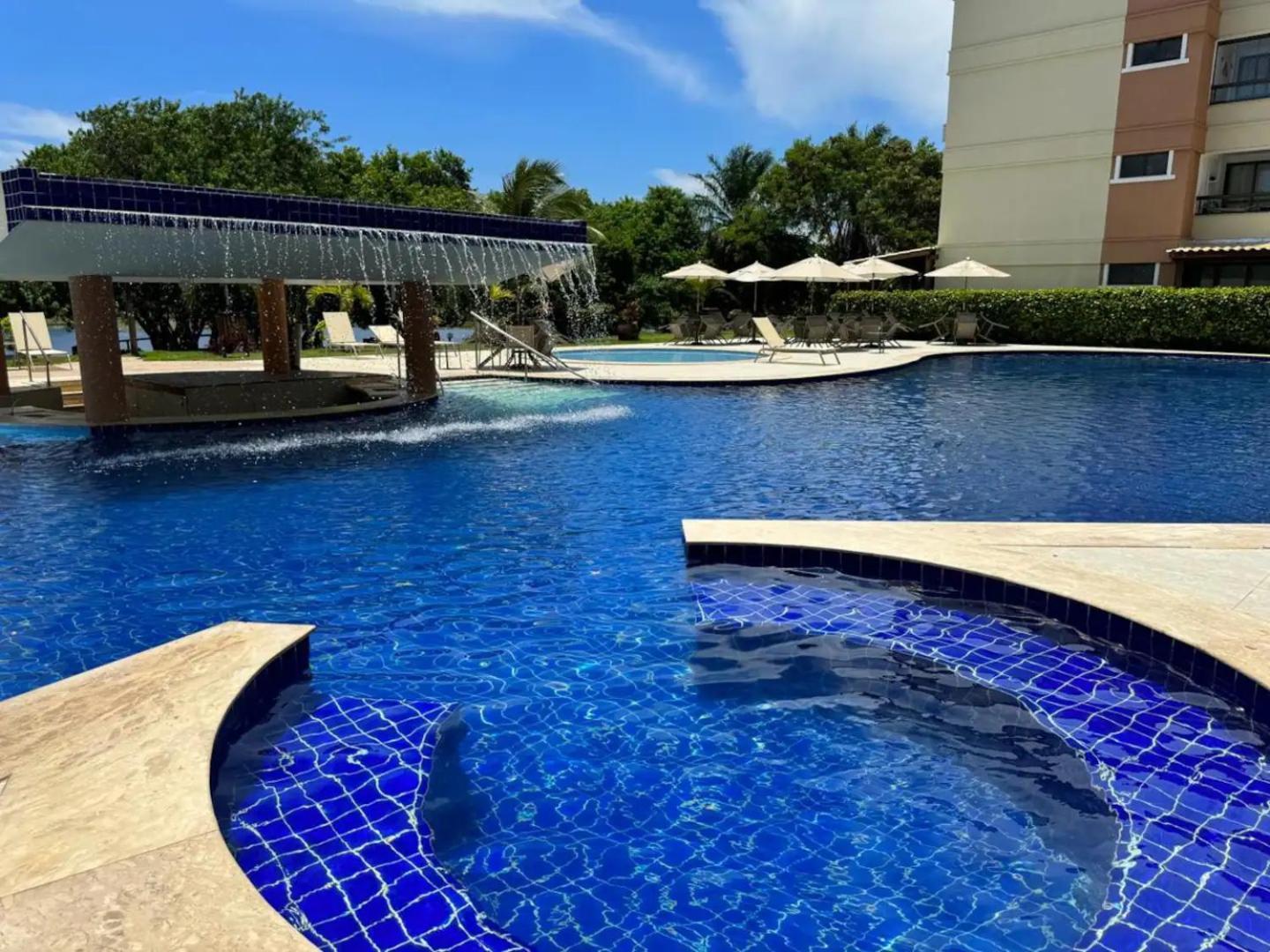 Paraiso Aguas - 2 Quartos Com Ar E Tv Em Todos Os Comodos - Incluso Roupa De Cama E Banho - Filtro De Agua Gelada E Maquina De Lavar Dentro Do - Total Conforto Vc E Sua Familia - Cond A Beira Da Lagoa E Perto Da * Guarajuba
