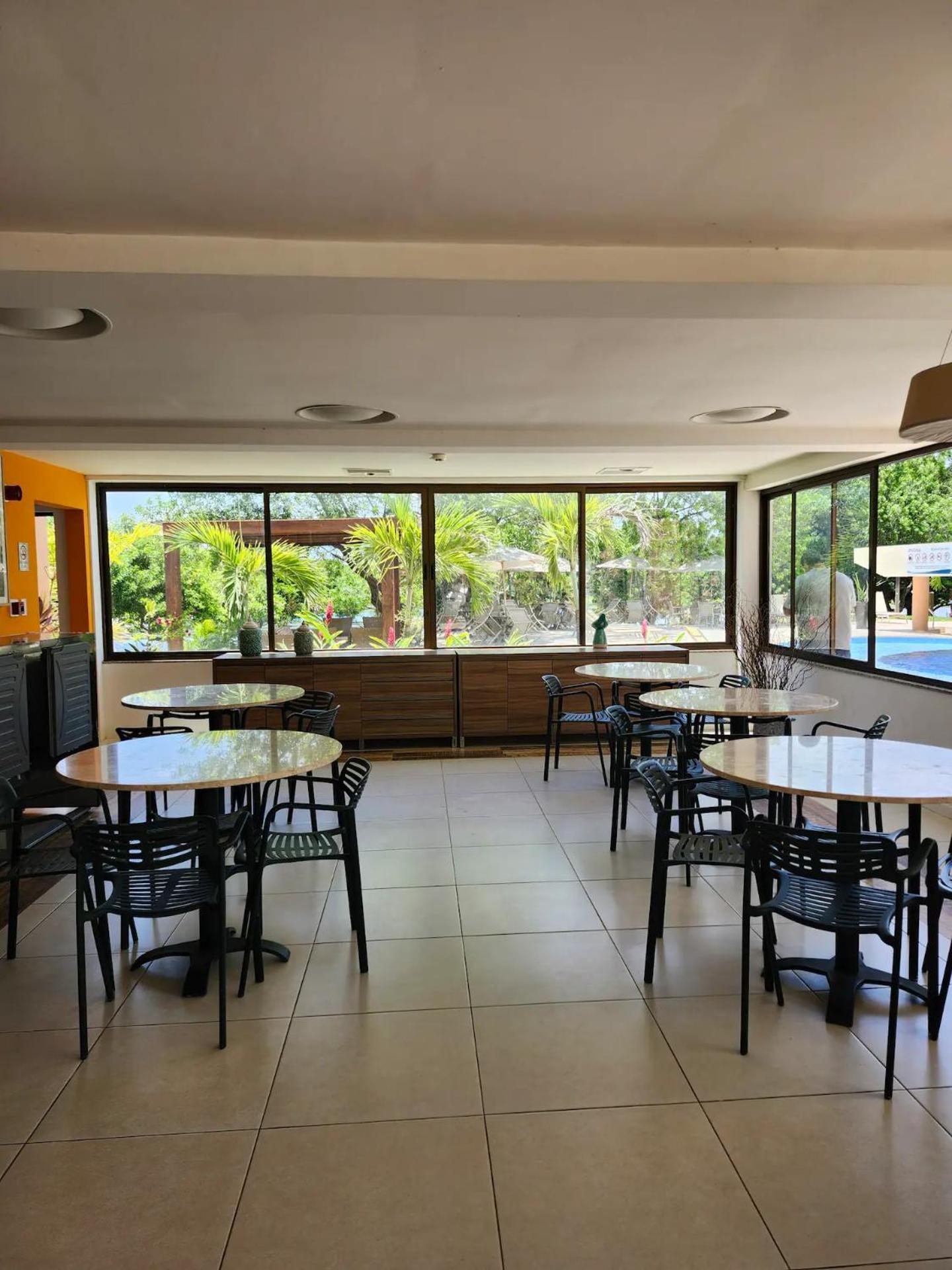 Apartment Paraiso Aguas - 2 Quartos Com Ar E Tv Em Todos Os Comodos - Incluso Roupa De Cama E Banho - Filtro De Agua Gelada E Maquina De Lavar Dentro Do - Total Conforto Vc E Sua Familia - Cond A Beira Da Lagoa E Perto Da