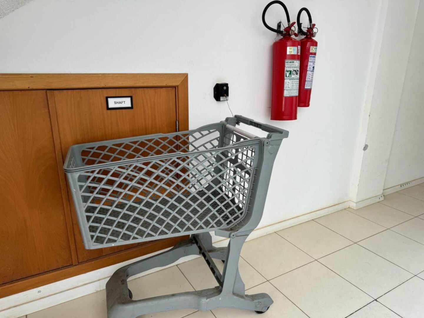 Paraiso Aguas - 2 Quartos Com Ar E Tv Em Todos Os Comodos - Incluso Roupa De Cama E Banho - Filtro De Agua Gelada E Maquina De Lavar Dentro Do - Total Conforto Vc E Sua Familia - Cond A Beira Da Lagoa E Perto Da * Guarajuba