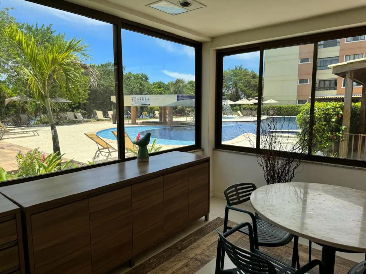 Apartment Paraiso Aguas - 2 Quartos Com Ar E Tv Em Todos Os Comodos - Incluso Roupa De Cama E Banho - Filtro De Agua Gelada E Maquina De Lavar Dentro Do - Total Conforto Vc E Sua Familia - Cond A Beira Da Lagoa E Perto Da Guarajuba