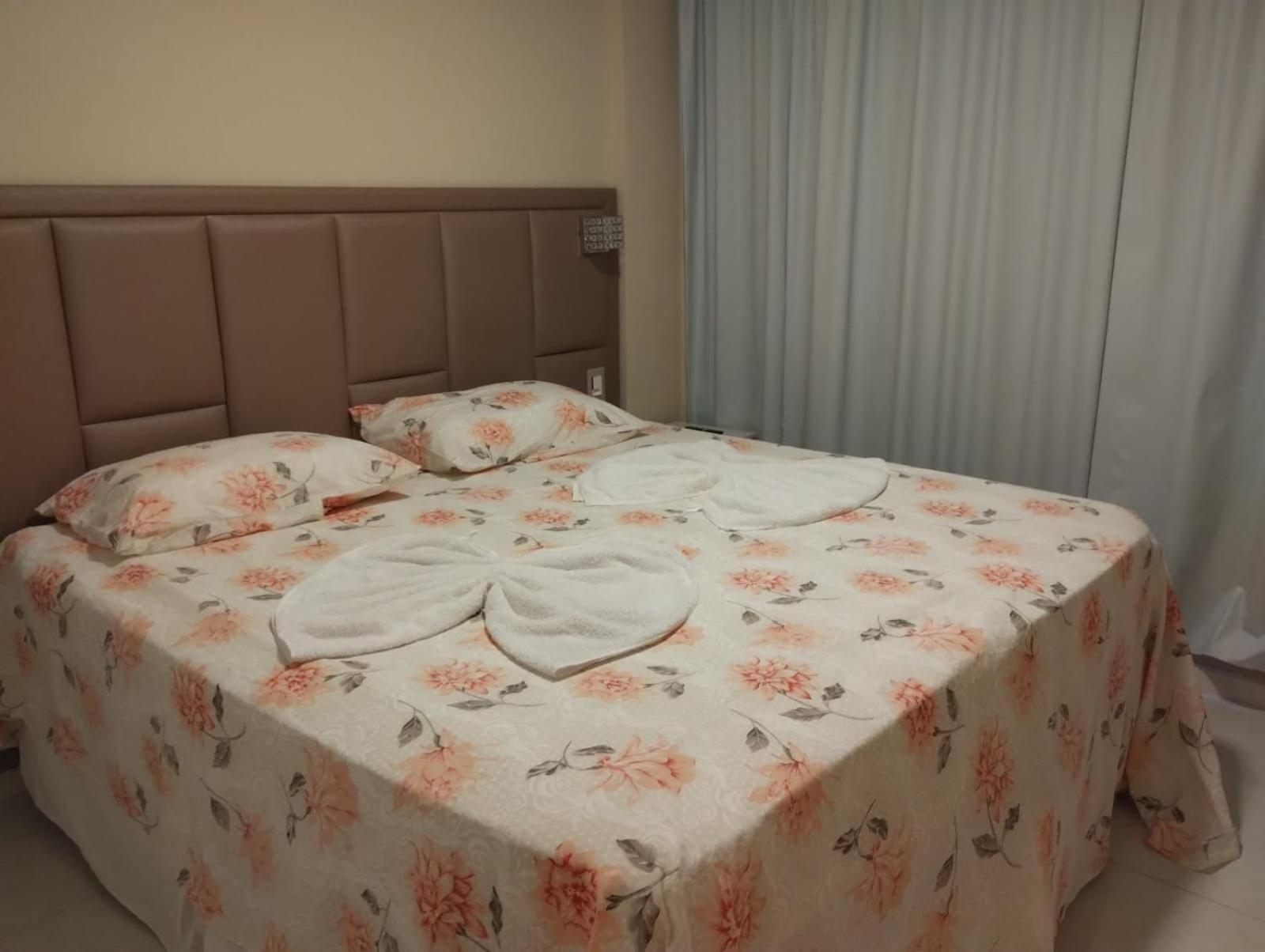 Apartment Paraiso Aguas - 2 Quartos Com Ar E Tv Em Todos Os Comodos - Incluso Roupa De Cama E Banho - Filtro De Agua Gelada E Maquina De Lavar Dentro Do - Total Conforto Vc E Sua Familia - Cond A Beira Da Lagoa E Perto Da Guarajuba