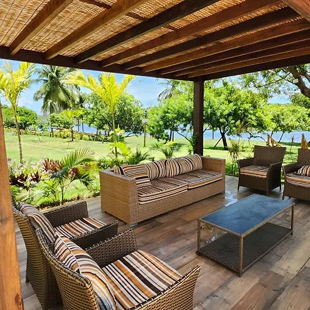 Guarajuba Paraiso Das Aguas - Apt 2 Quartos Com Ar E Tv Em Todos Os Comodos - Incluso Roupa De Cama E Banho - Filtro De Agua Gelada E Maquina De Lavar Dentro Do Apt - Total Conforto Para Vc E Sua Familia - Cond A Beira Da Lagoa E Perto Da Praia Exterior photo